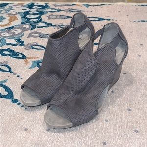 Life Stride Heels